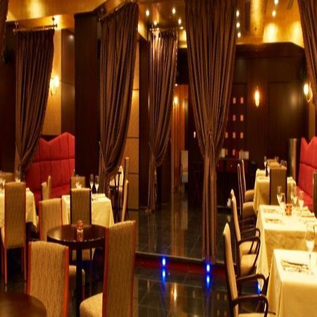 Sampoorna Hotel Мумбай Екстериор снимка