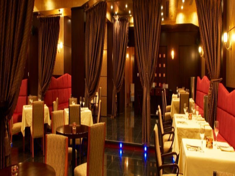 Sampoorna Hotel Мумбай Екстериор снимка