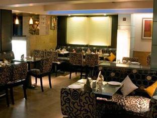 Sampoorna Hotel Мумбай Екстериор снимка